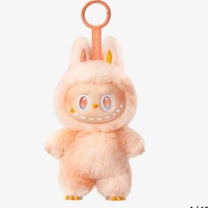 The Monsters, Big Into Energy Series - Peach Plush w/Keychain.